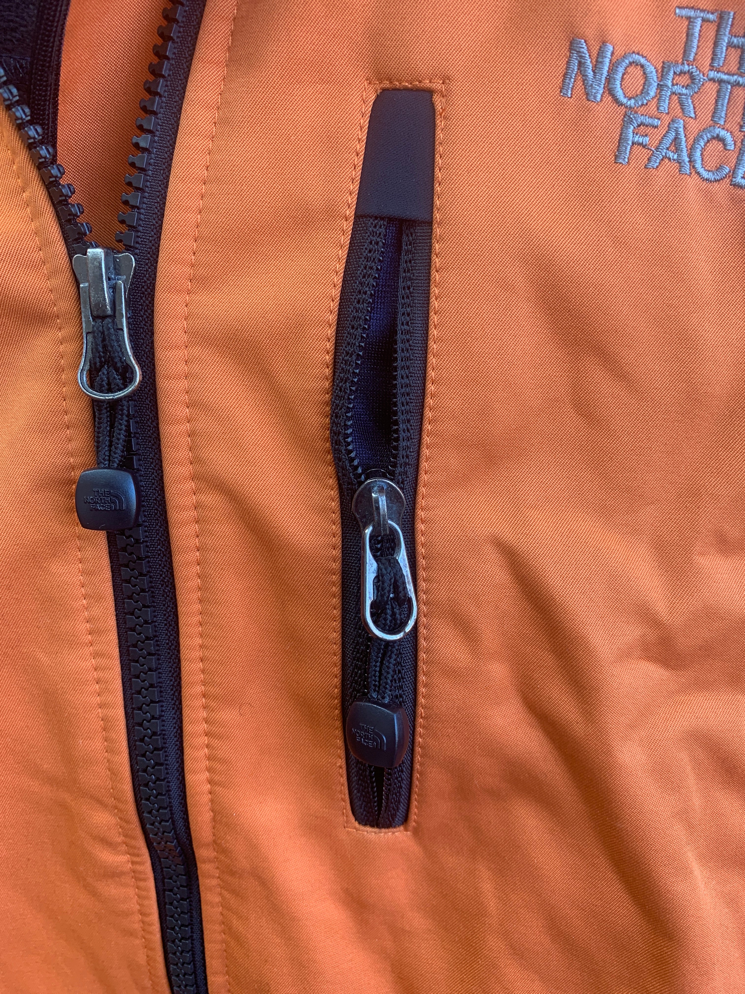 The North Face Sudadera Hoodie Color Block - Hombre - Large