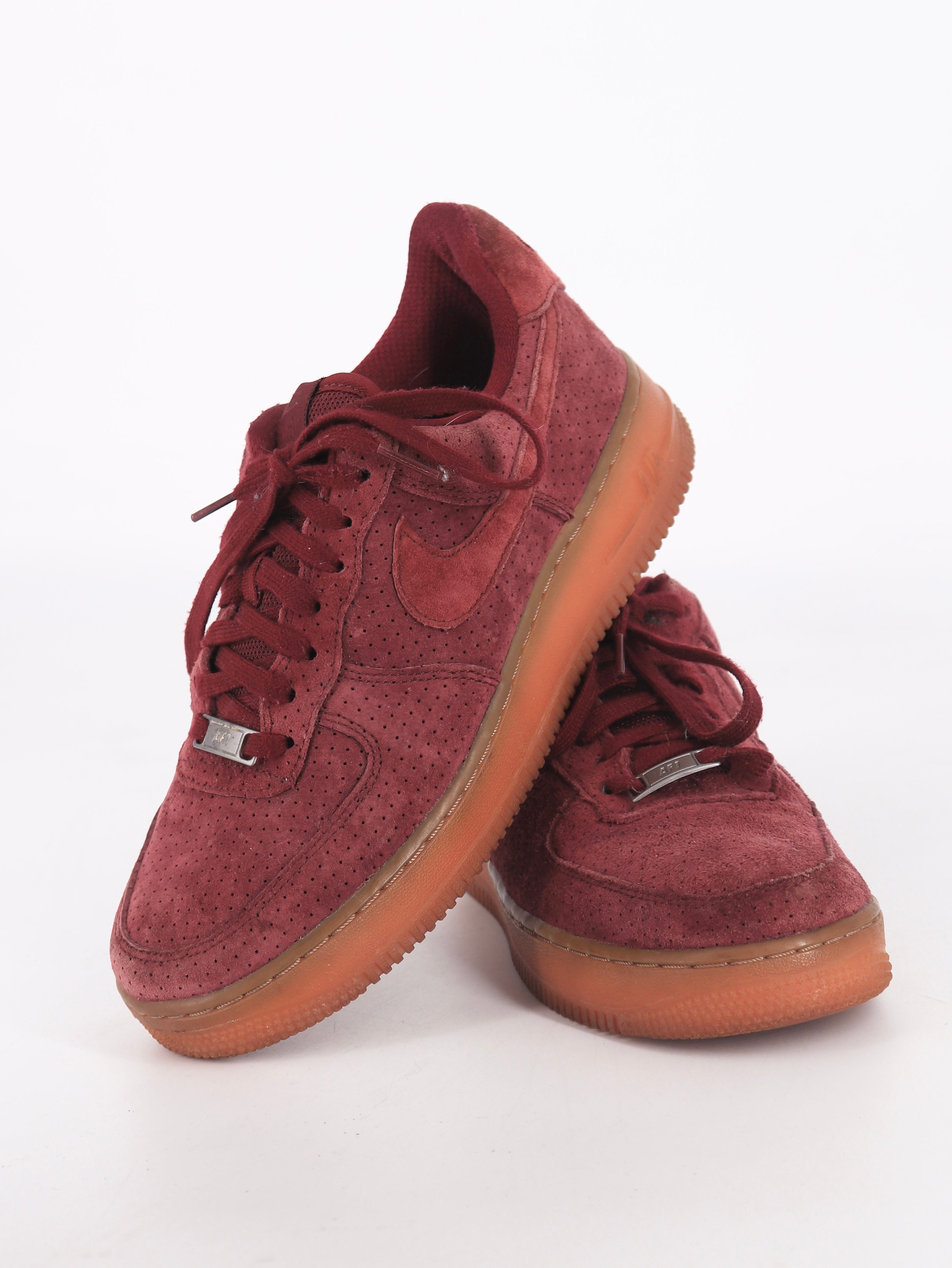 Nike Tenis Air Force 1 Suede - Hombre - US 8