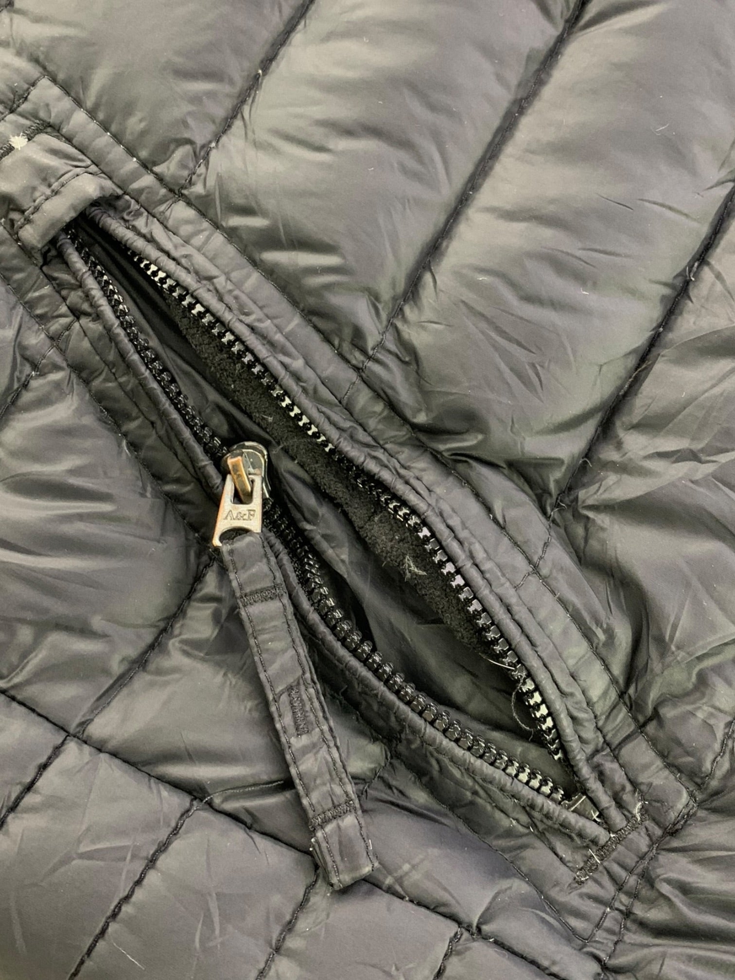 Abercrombie & Fitch Chaqueta Puffer Impermeable - Hombre - Medium