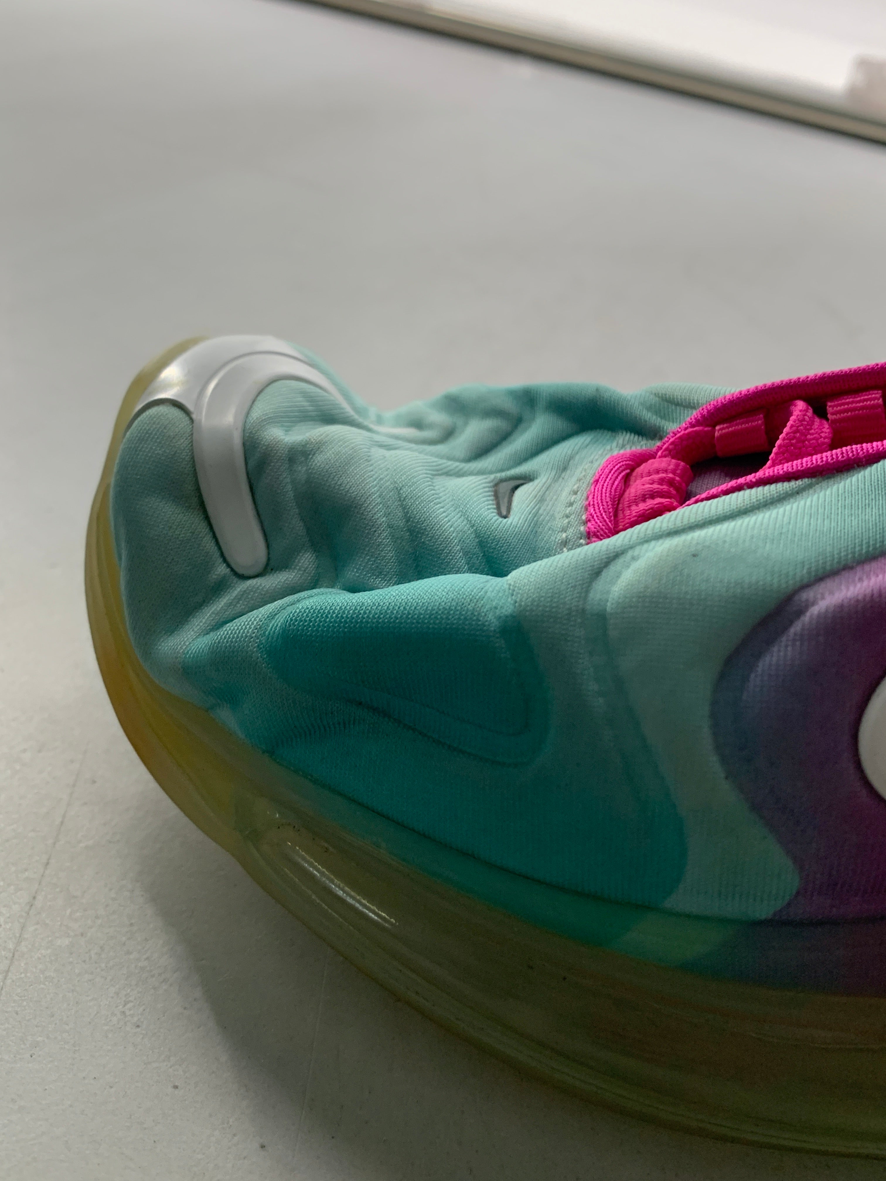 Nike Tenis Air Max 720 Basic - Mujer - US 7.5